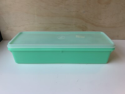 Vintage Tupperware Jade Green Celery Crisper Keeper 892-1 with Lid 893-2
