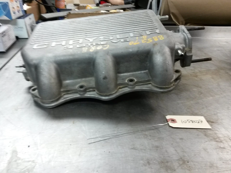 Colector de admisión superior de Chrysler New Yorker 3.0 1988 Foto 2 de 4