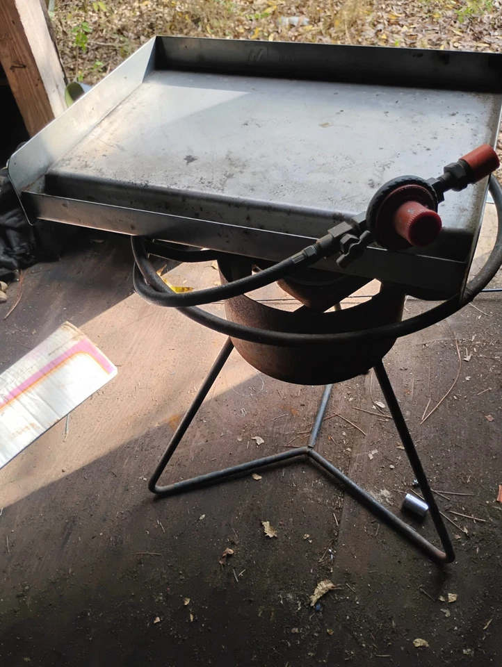 Parrilla superior plana de acero inoxidable Makers Mark Foto 3 de 4