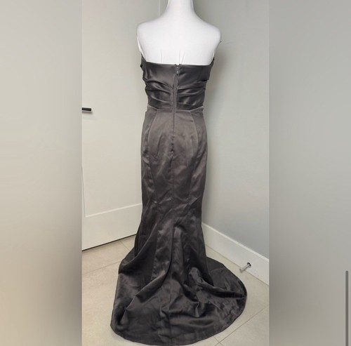 Vestido sin tirantes House of CB Fleur Shadow satinado - Imagen 11 de 12