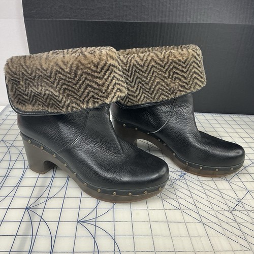 UGG Lynnea Black Leather Platform Studded Cuff Down Clog Boots Fur Lined Size 9 - Picture 1 of 11