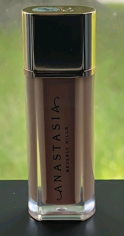 Terciopelo labial Anastasia Beverly Hills PURO HOLLYWOOD Foto 2 de 3