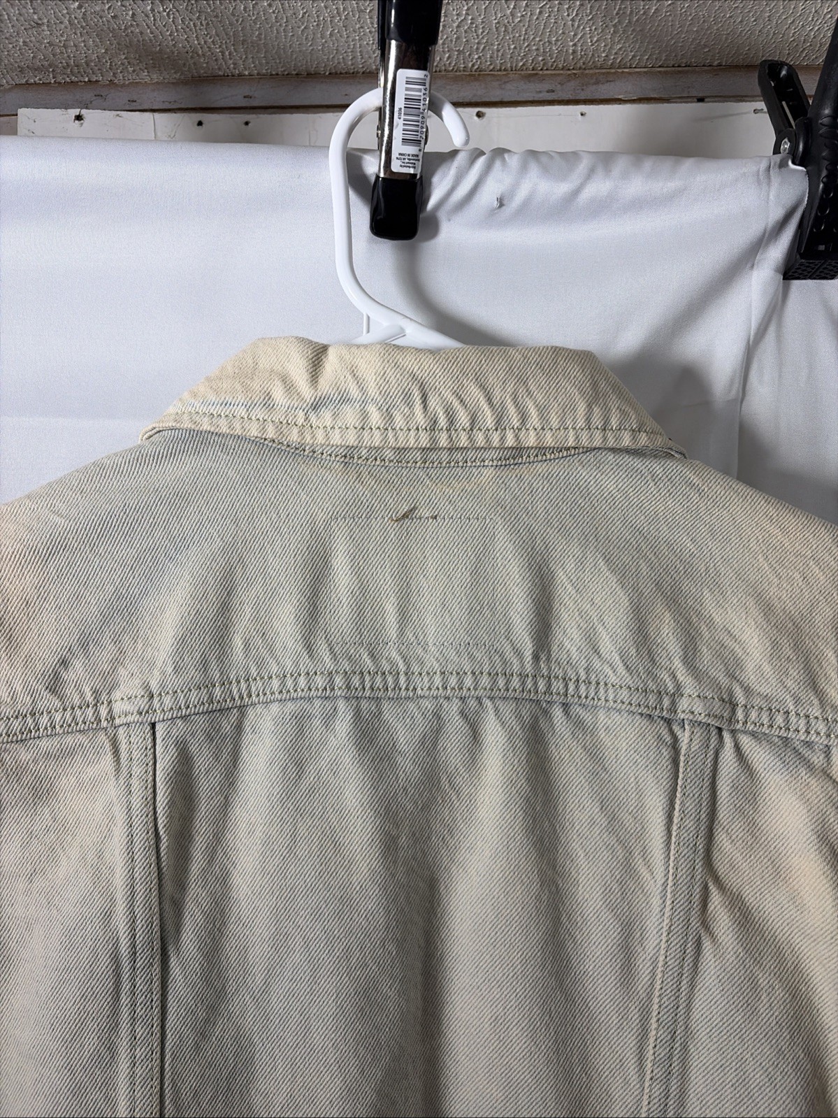 Levi's Bleached Light Wash Denim Jean Jacket Country Western Embroidered Sleeves thumbnail 16