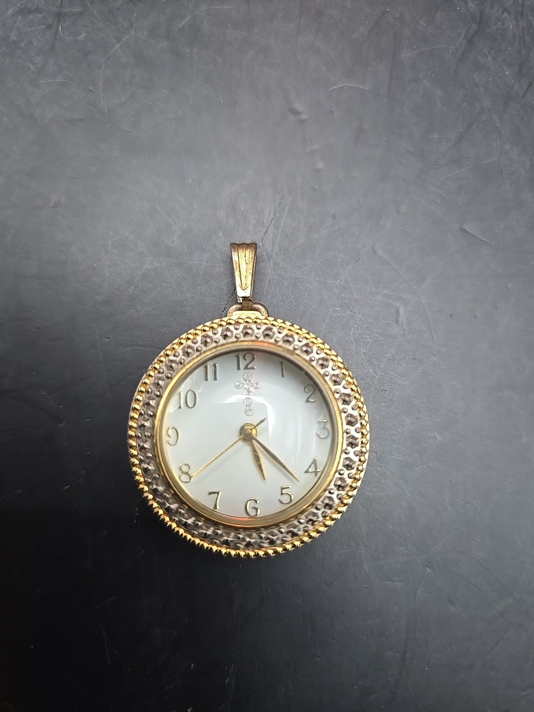 ювелирные изделия Vintage Avon Quartz Pendant