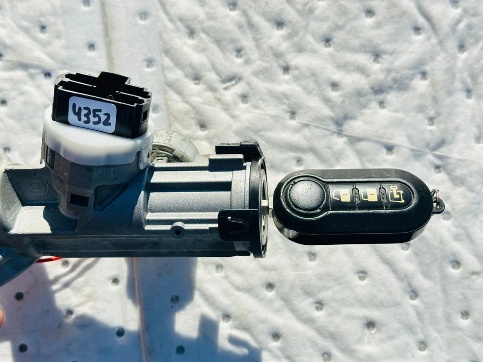 RAM PROMASTER 2500 2015-2022 FURGONETA INTERRUPTOR DE ENCENDIDO BLOQUEO CON LLAVE OEM P68257356AC Foto 4 de 4