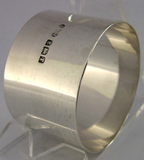 CLEAN ENGLISH SOLID STERLING SILVER NAPKIN RING 1943 26g