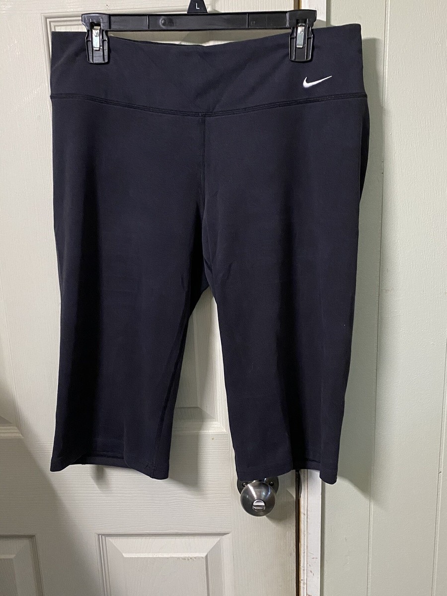 Nike Dri-Fit Legend Regular Fit Black Capri Pant Women's Large