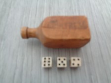 ANCIENNE BOUTEILLE MINIATURE BOIS BOITE A 3 DES A JOUER EN OS COINTREAU