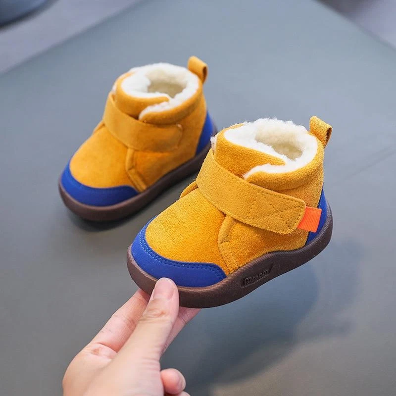 Botas de bebé para niños pequeños Invierno Niño Niña Cálidas Bebé Nieve Felpa Parte Inferior Suave Zapatos para bebés Foto 3 de 4