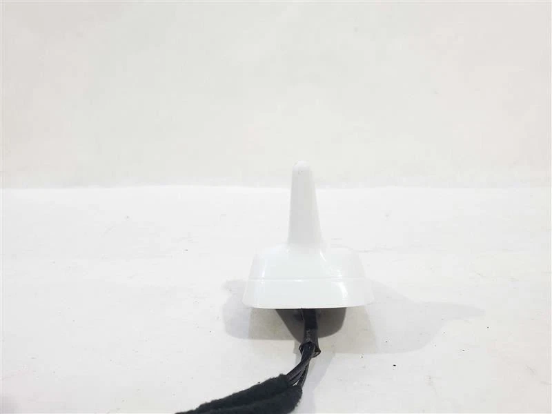 Радио антенна белый Sharkfin PN:8J8035503 OEM 2009 Audi TT - Изображение 2 из 4