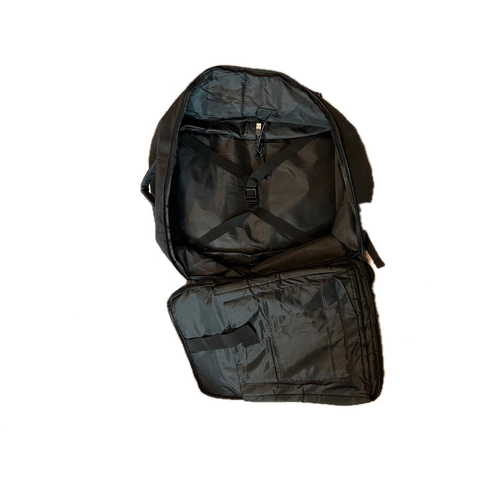 Mochila de carga acolchada negra Target Charging Clamshell Foto 4 de 4