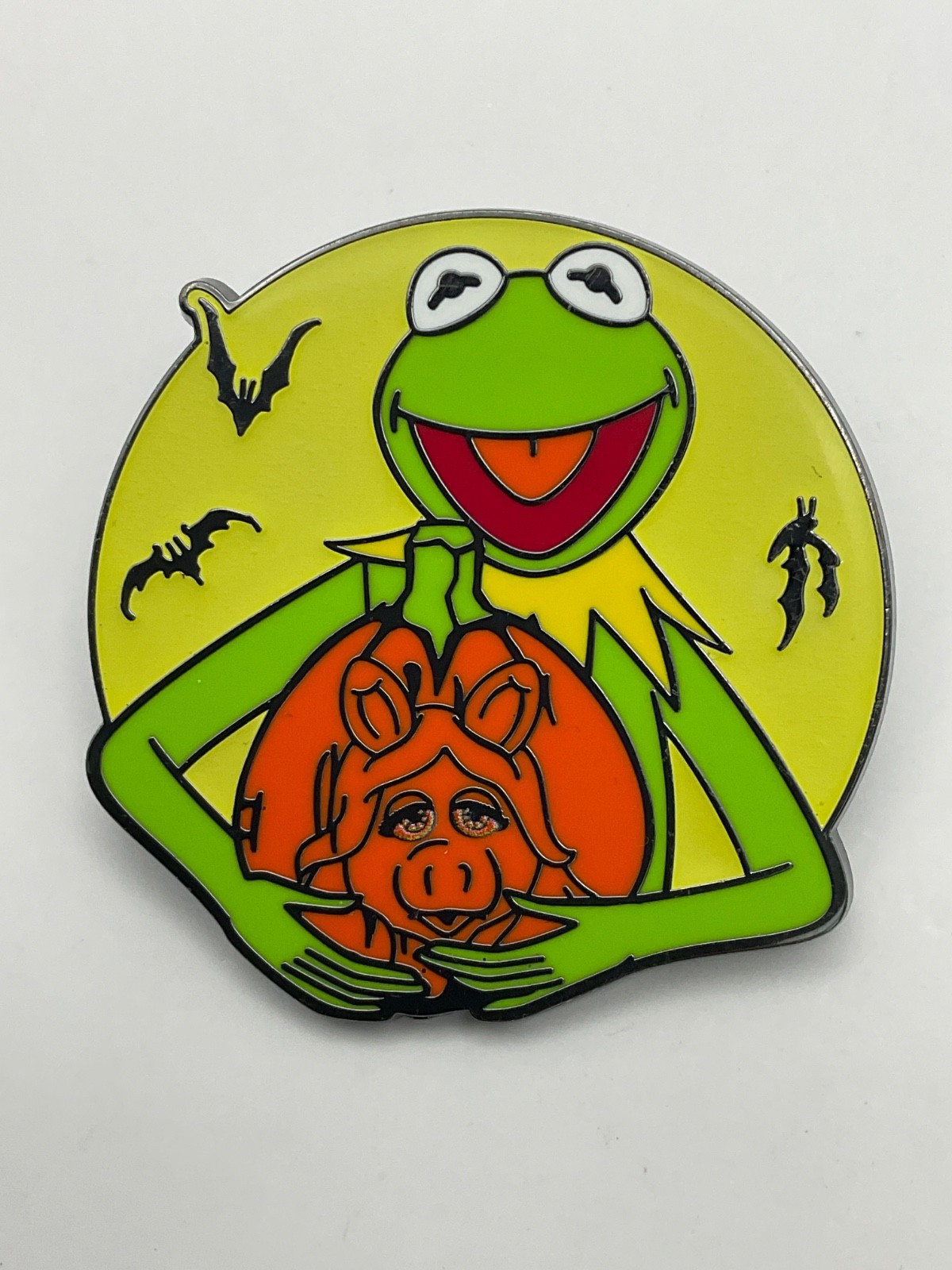 Kermit the Frog with Miss Piggy Pumpkin 2024 Muppets Halloween Disney Pin G0