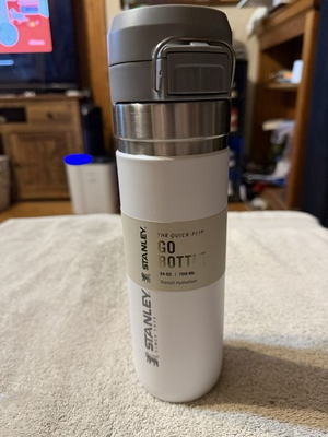 #ad Stanley Quick Flip GO Insulated Bottle 24oz White Push Button Lid 10 09149 025 $30.00