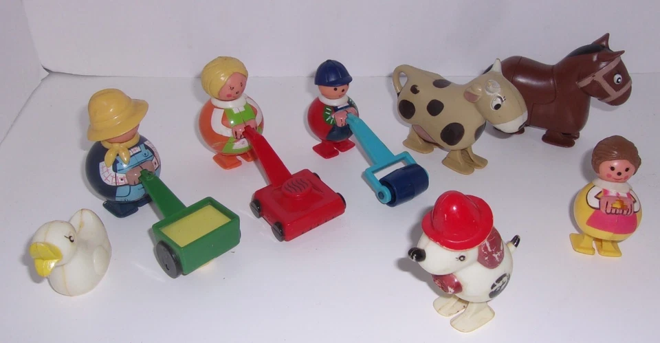 Lote De Colección Andadores Rampa Familia de Agricultores con Animales, Cortacésped, Rodillo y Esparcidor Foto 2 de 2
