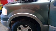 (LOCAL PICKUP ONLY) Driver Left Fender With Wheel Lip Moulding Fits 03-06 EXPEDI