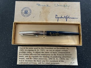 Lyndon B Johnson Presidential Seal White House Issue Pen used to Sign Bill 1967