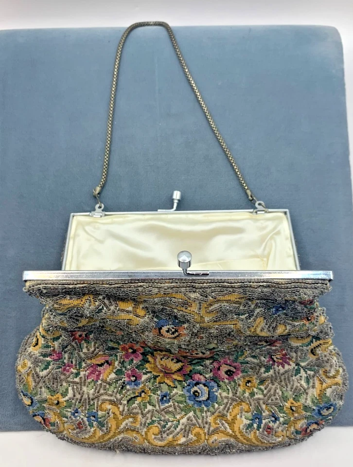 Cartera antigua con cuentas hecha a mano en Hong Kong tapiz forro de seda Foto 3 de 4