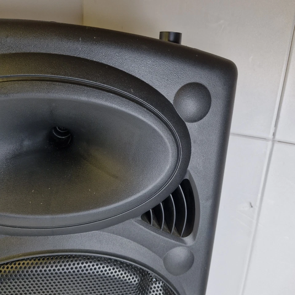 QTX QR15PA Portable Rechargeable PA Speaker - Image 4 of 4