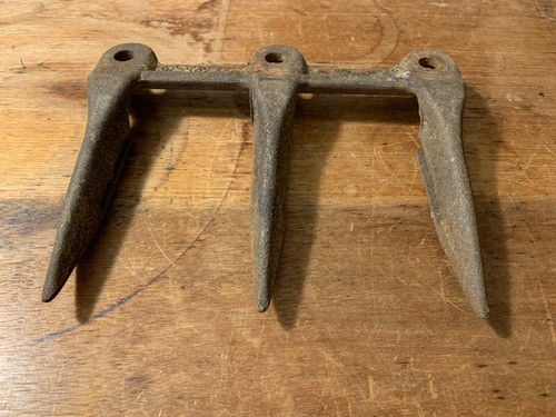 Vintage Sickle Bar 3 Teeth Rusty Metal Tractor Sickle Bar Attachment