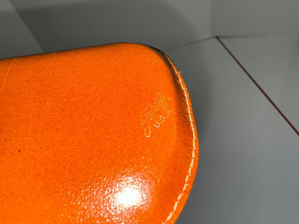 Estuche de gafas marrón vintage para niños con vaquero y caballo blanco fidelidad EE. UU. Foto 3 de 4