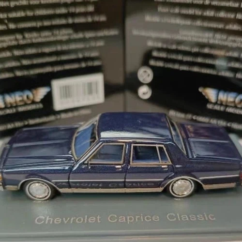 NEO 1:87 Resin car model Chevrolet Caprice Classic blue - Picture 2 of 5
