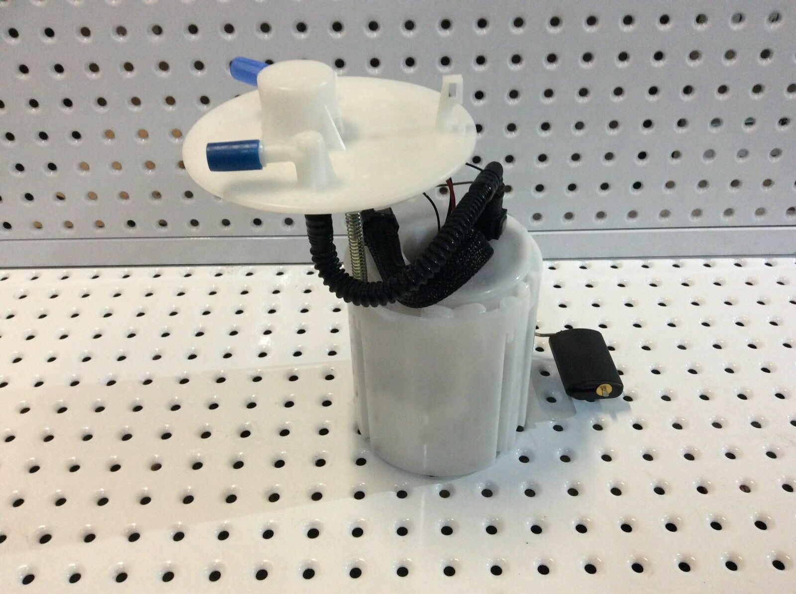 GENUINE QUALITY FUEL PUMP HYUNDAI ACCENT ELITE PREMIUM RB CU51D 2011