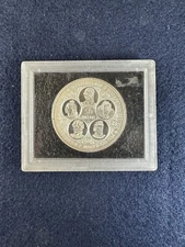 1976 50$ CAYMAN ISLANDS THE SIX SOVEREIGN QUEENS OF ENGLAND SILVER COIN IN CASE