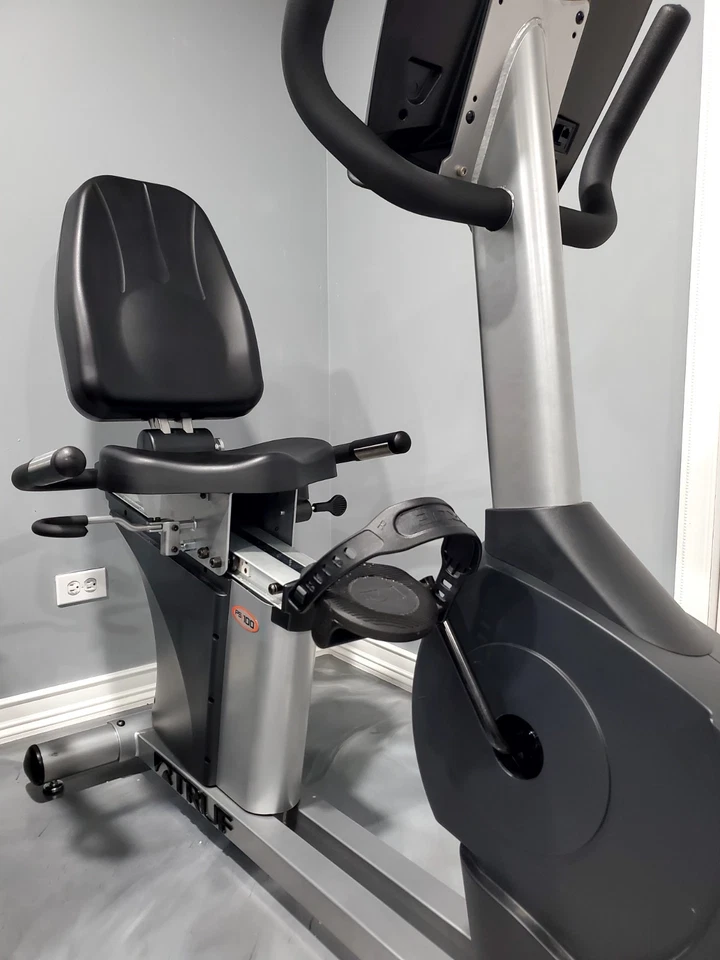 Bicicleta reclinada True Fitness PS100 Foto 2 de 4