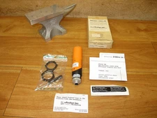 IFM Efector OIF/OIT-FBOW/LS100AK *NOS* Photoelectric Proximity Sensor