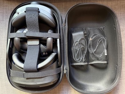 HTC Vive Focus 3 VR w/ Controllers and carrying case