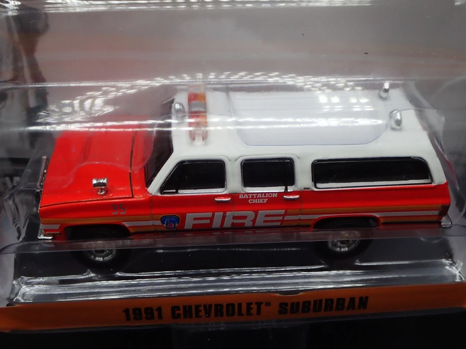 2025 GREENLIGHT 1991 CHEVROLET SUBURBAN FDNY FIRE HOBBY EXCLUSIVE 1:64 - Image 4 of 4