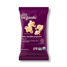 12 pack Organic White Cheddar Popcorn - 4.5oz Good  Gather  Best by: 08/02/25