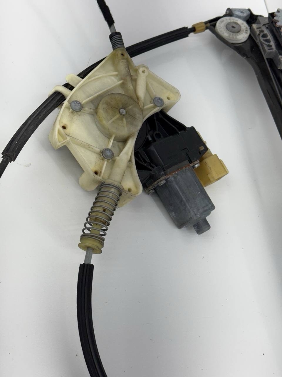 2014-2016 Maserati Ghibli Front Right Side Door Window Regulator w/ Motor 428