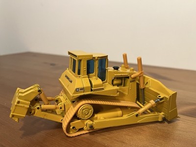 Modell NZG #233 Caterpillar D8L	Raupe