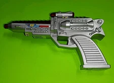 Radio Shack Space Ray Pistol 16 Sound Laser Gun Vintage WORKS Vintage Rare! 