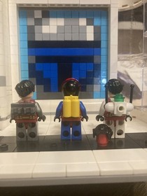 LEGO Batman 7783 The Batcave: The Penguin and Mr. Freeze&rsquo;s Invasion Robin x3 Lot