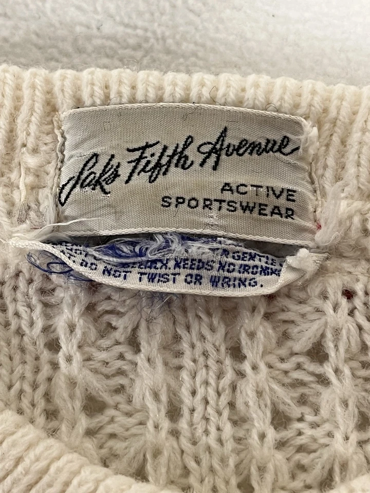 Cárdigan tejido vintage Saks Fifth Avenue rojo blanco azul botones estrella EE. UU. Foto 4 de 4