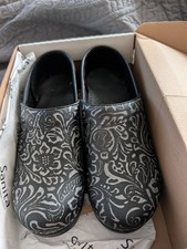 Sanita professional women's clogs eu 39 Gwenore embossed leather black/silver