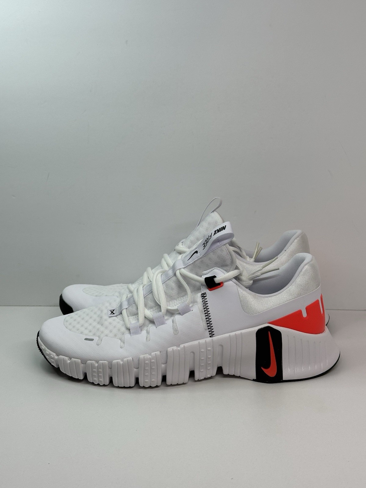 Nike Free Metcon 5 White Orange Workout Sneaker Shoe DV3949-100 Men's Size 11