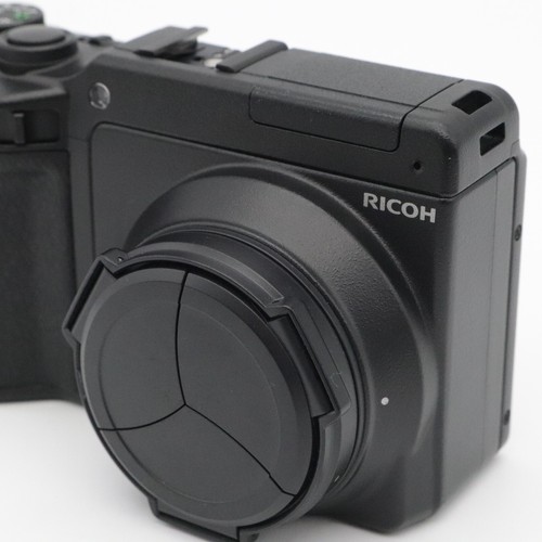 Ricoh GXR Digital Camera P10 28-300mm Lens Mint Condition Low Shutter Count - Picture 8 of 17