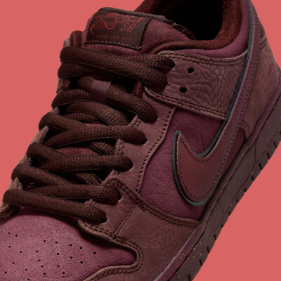 Nike SB Dunk Low PRM Valentine's Day Burgundy Crush Team Red