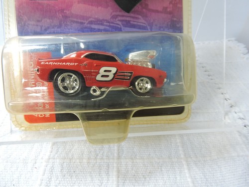 Action and muscle machine Dale Earnhardt Jr #8 car 20 scale 1:64 die cast - Picture 8 of 9