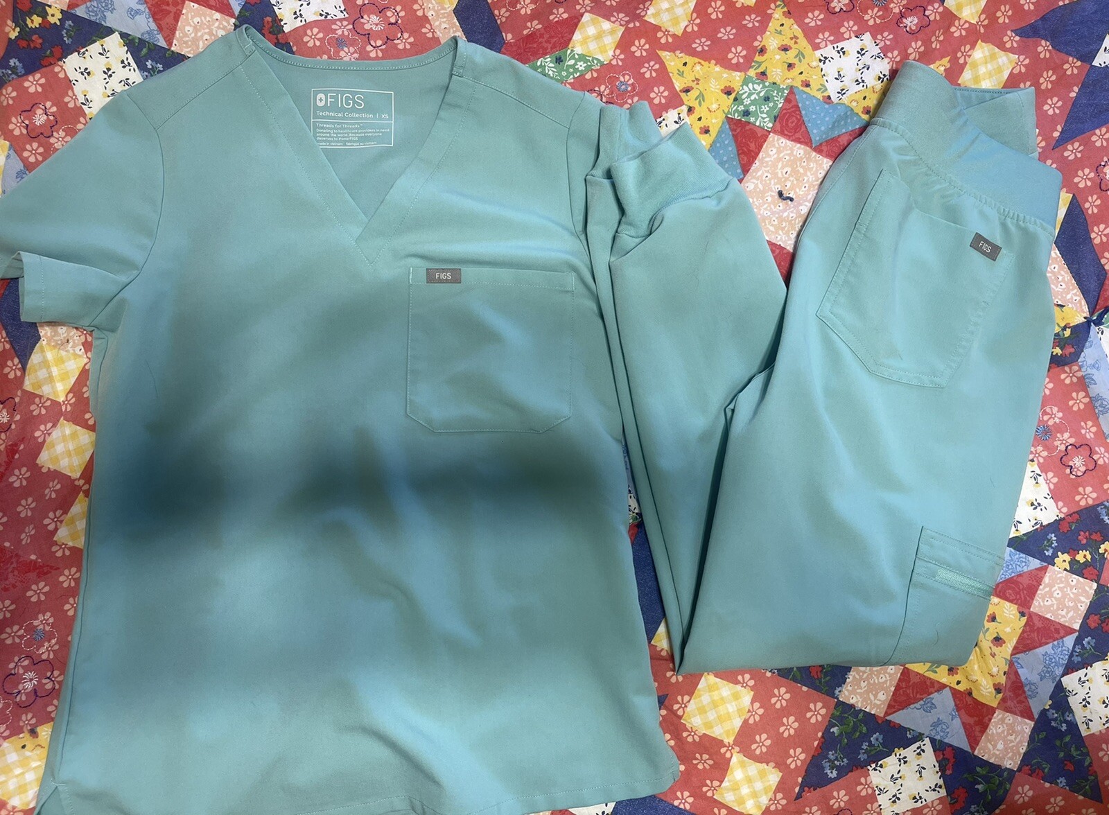 Figs aqua scrub set Gem