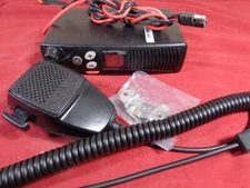 MOTOROLA RADIUS SM50 MOBILE TWO WAY RADIO UHF 25W M34DGC20A2AA w/mic/power cord