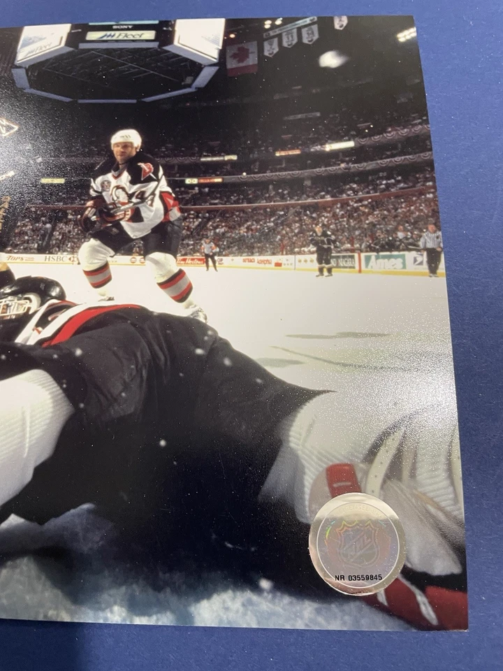 Dallas STARS Brett HULL 1999 CUP WIN Disc'd NET CAM by PhotoFile Licensed 8X10 - Image 3 of 3