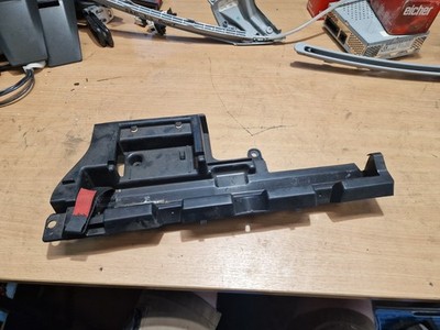 Mercedes E Klasse S211 W21 Notwarnung Gefahrendreieck Halter A2116940338