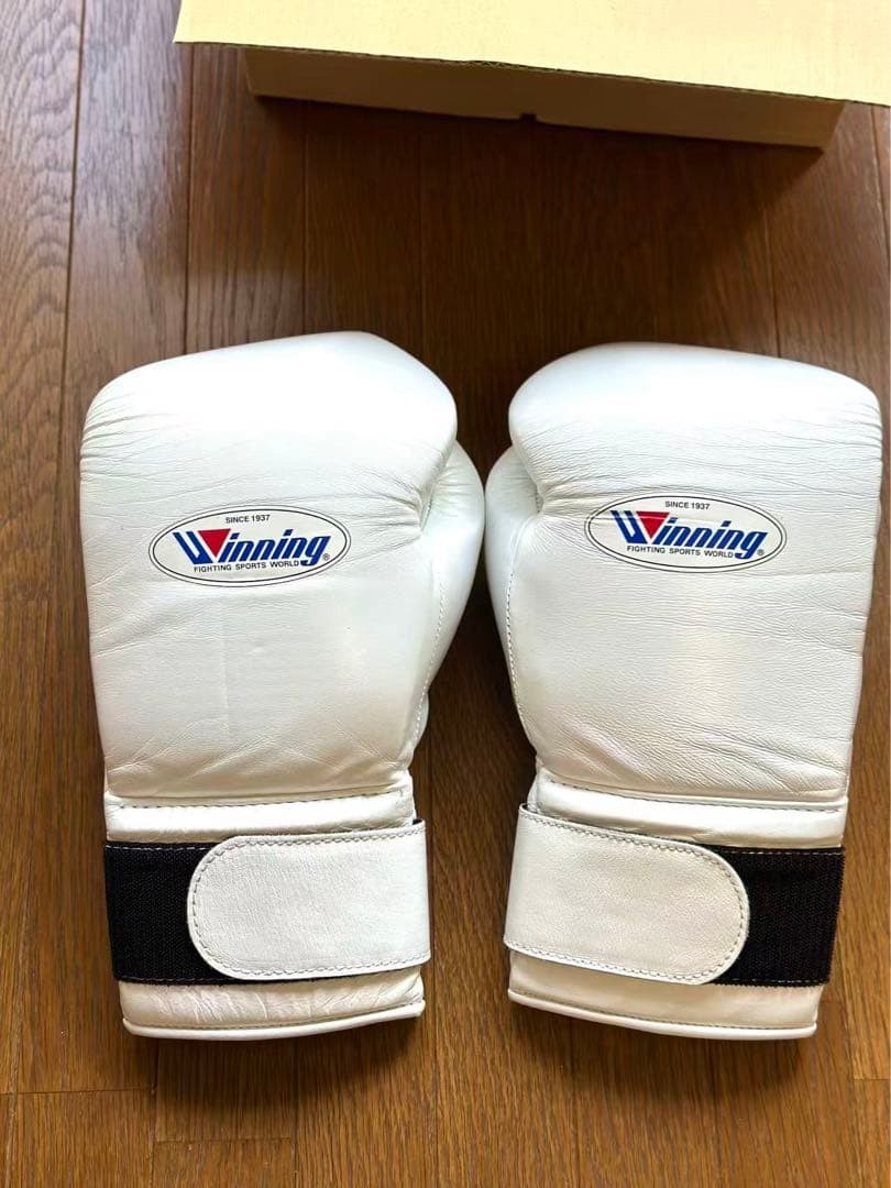 Winning MS-500B Boxing Gloves 14oz White Professional Tape Type
