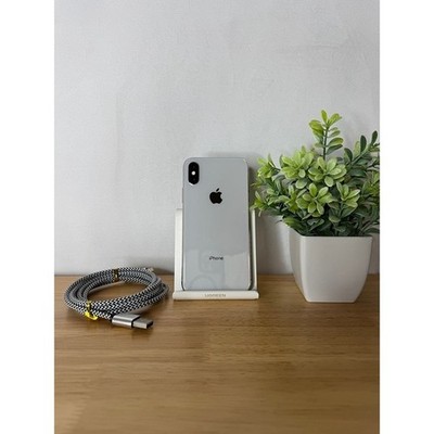 Apple iPhone XS 64GB in Silver - Fully Unlocked - Good Condition