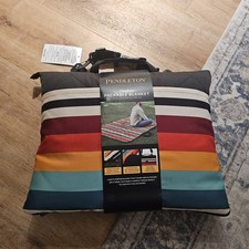 Pendleton Outdoor Packable Blanket Picnic Tailgate Folds  Zips 60x72 inches