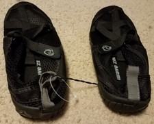 Men's Black Water Shoes Size 10 Wave Zone